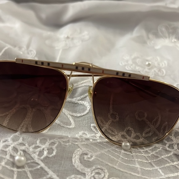 Burberry Sunglasses - Picture 2 of 6